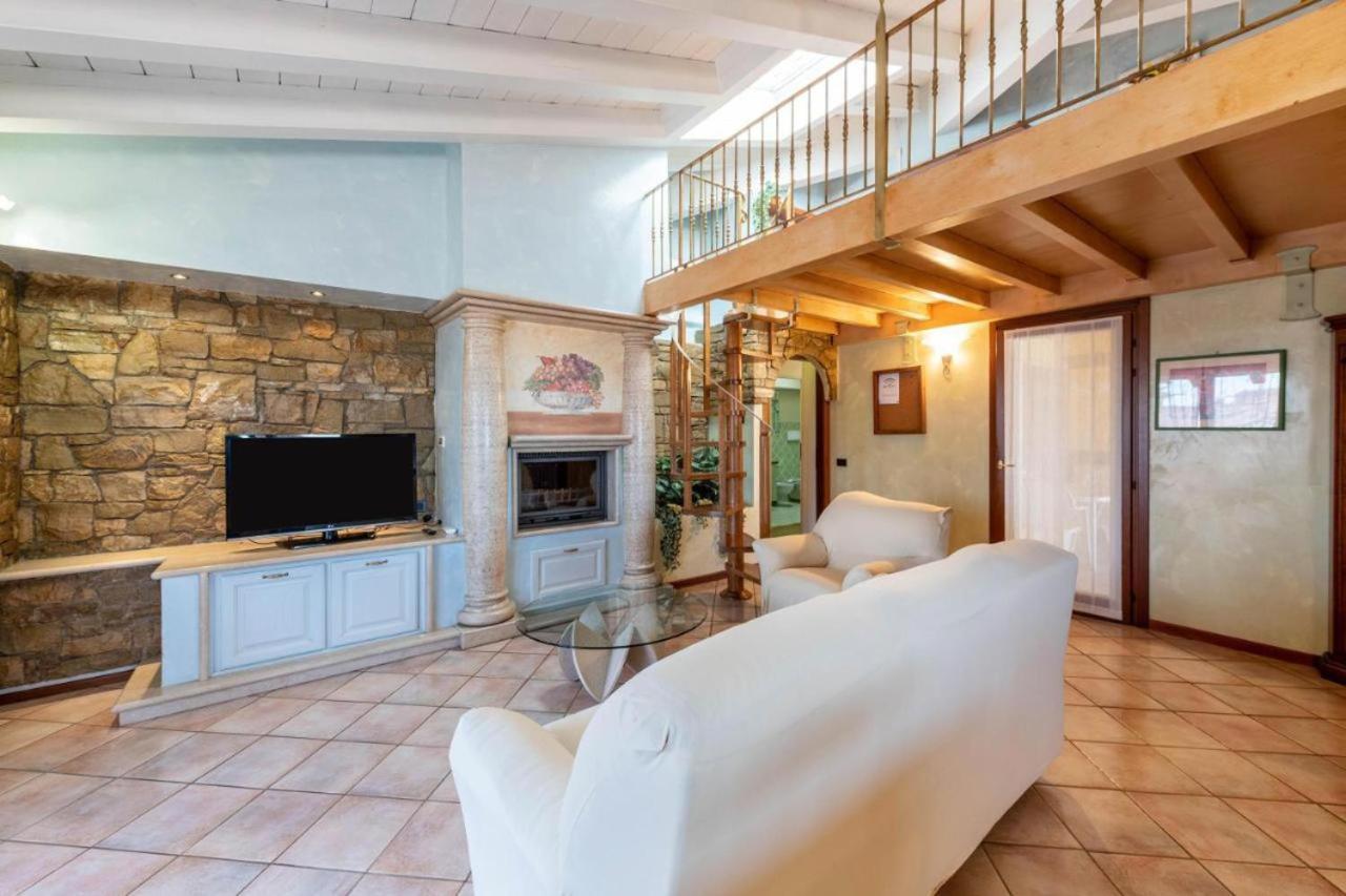 Casa Vacanze Baccolo Polpenazze del Garda Eksteriør bilde